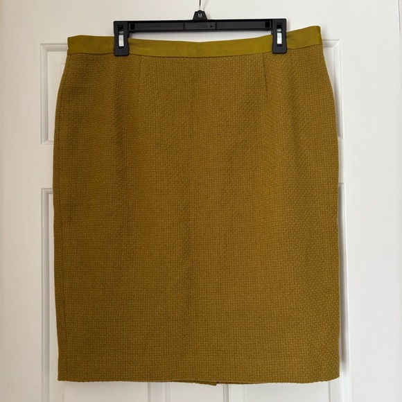 Boden Notre Dame Textured Citronelle Pencil Skirt - Picture 2 of 10